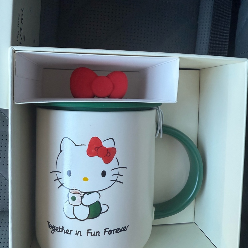 Starbucks Hello Kitty mug
